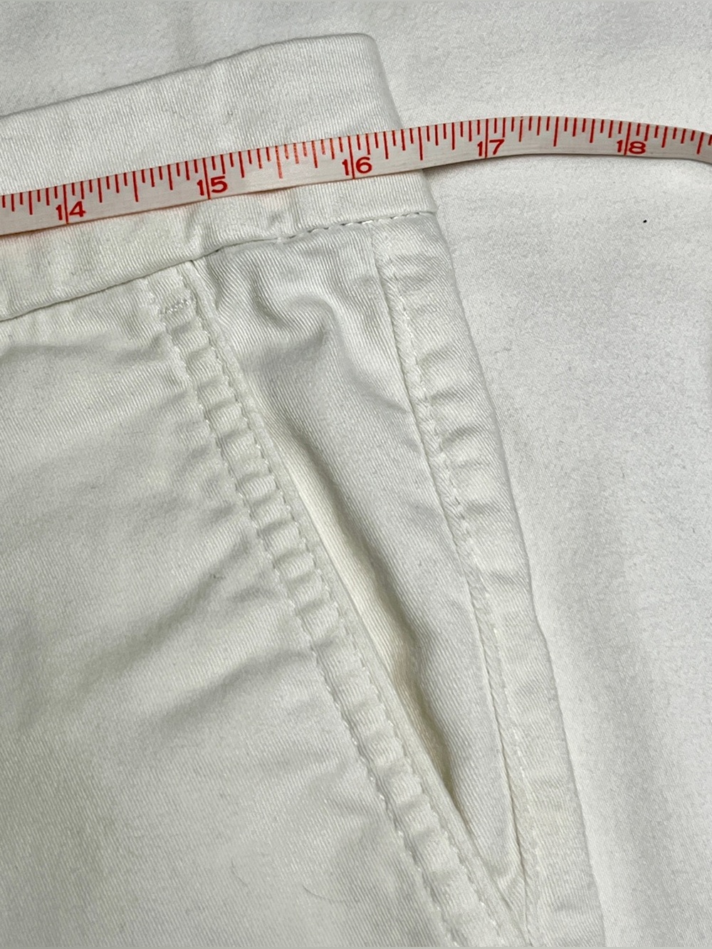 Tommy Hilfiger White Bermuda Shorts Size 8 Cotton Stretch Classic Preppy - Picture 7 of 10